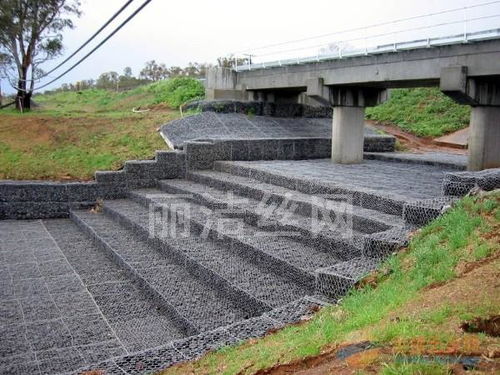 包塑石籠網廠 構筑生態(tài)與防護的堅固屏障——格賓網、石籠網及其在擋土墻工程中的應用